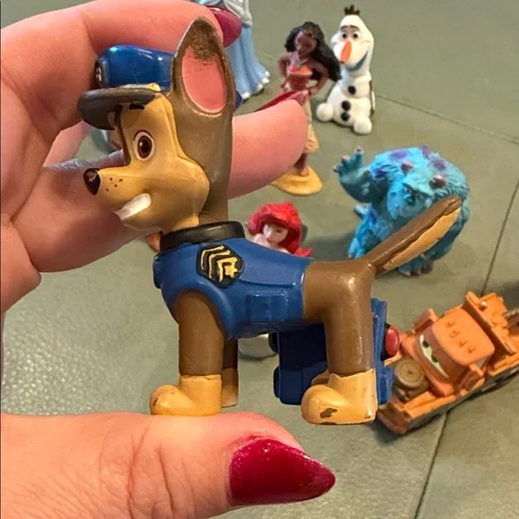 Tonies Box with Figurines Bundle - Picture 9 of 10